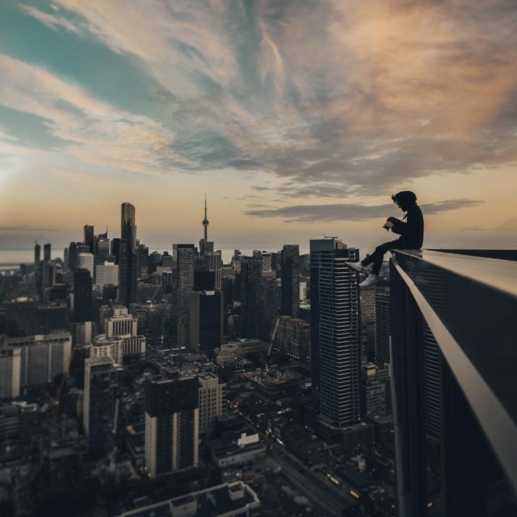 Parents evaluating schools in Italy