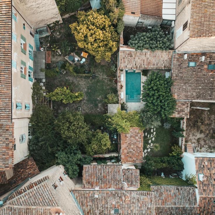 Family terraces and cafés for calm evenings in Milano